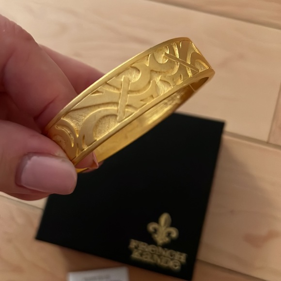 Bracelet Gold Fleur de lis French Kande custom piece bracelet - Picture 5 of 5